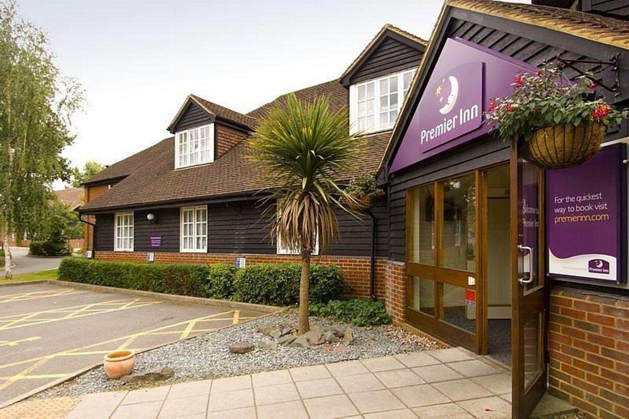 Premier Inn Woking West - A324 Exterior foto
