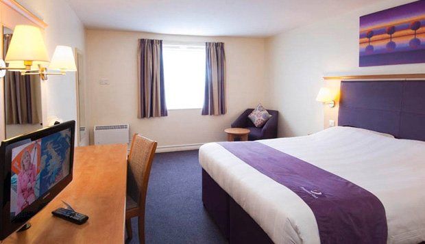 Premier Inn Woking West - A324 Exterior foto